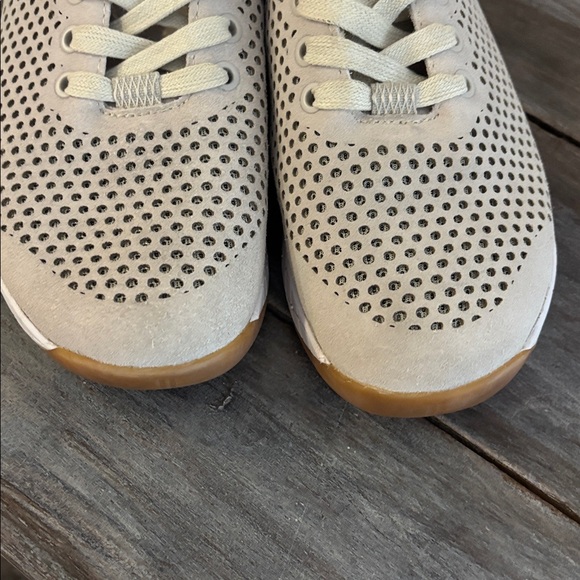 NOBULL Gray perforated leather Mens 7 Women’s  8.5  Athletic Shoes like new! main image 6
